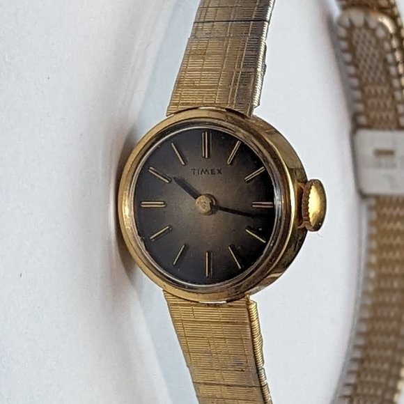 Retro Wind up Mechanical Timex Bracelet Wrist Watch Classic and is Working 17 Jw - Picture 2 of 11